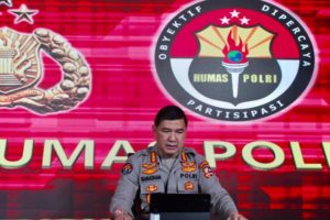 Mata Munarman Ditutup, Polri : Sesuai SOP Penangkapan Teroris
